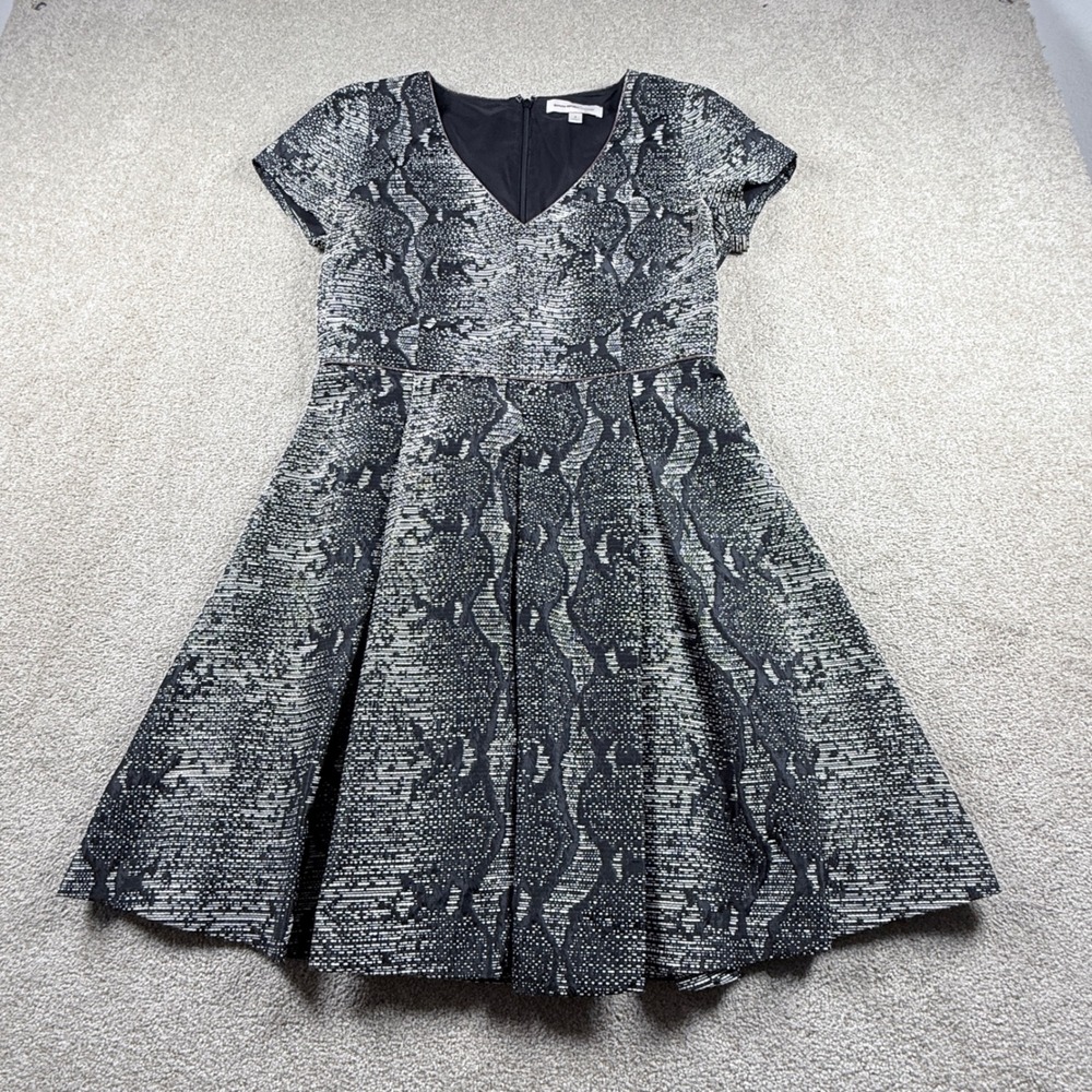 Banana Republic Womens 4 Black Metallic Jacquard Fit Flare Dress Heritage V-Neck